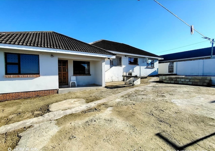 5 Bedroom Property for Sale in Amalinda Eastern Cape